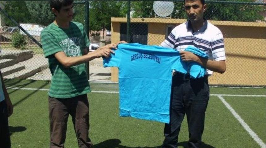 Gerc&uuml;ş&rsquo;te Yaz Spor Okulları A&ccedil;ıldı