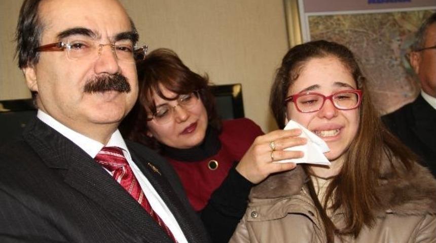 Vali Coş &Ccedil;aresizlere &Ccedil;are Oluyor