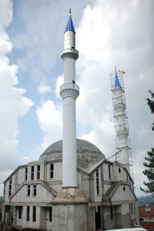 Hayırsever İşadamı Kendi Köyüne 1 Milyon Tl’lik Cami Yaptırıyor