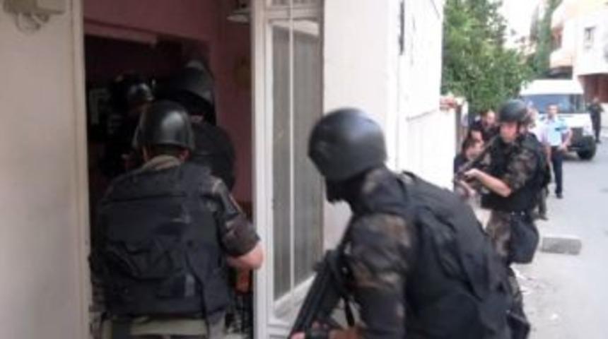 Gezi&rsquo;de 3. Dalga Şafak Baskını