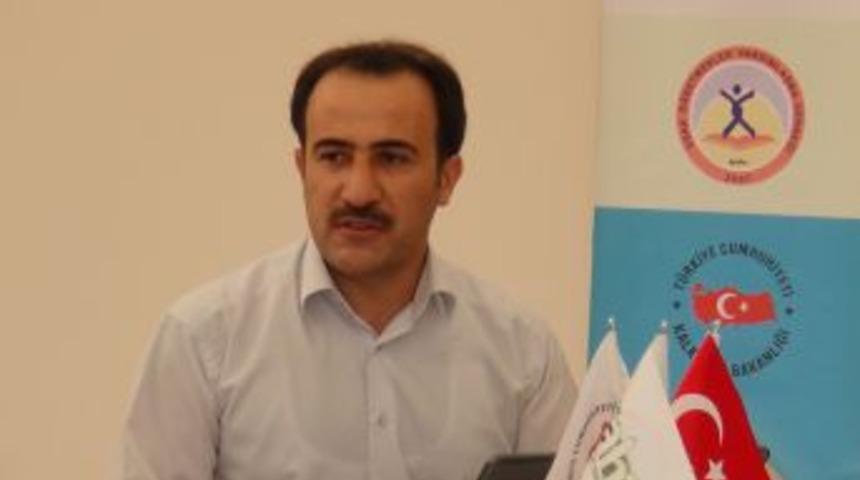 Uşak&rsquo;ta 'Yoksul &Ccedil;ocuklar İ&ccedil;in Bahar Geldi' Projesi Başlatıldı