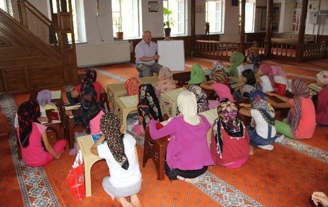 Yaz Kur&rsquo;an Kurslarına İlgi B&uuml;y&uuml;k 1