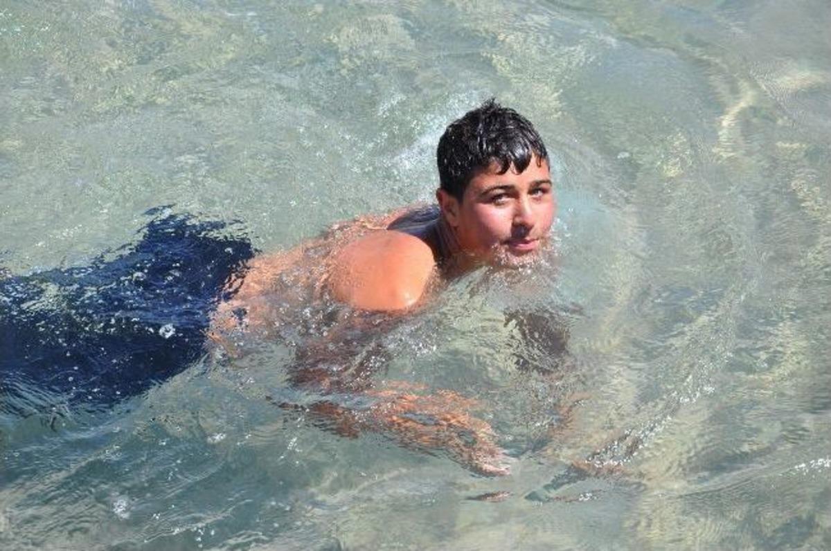 Sivas&rsquo;ta Sıcaktan Bunalan &Ccedil;ocuklar Soluğu S&uuml;s Havuzlarında Alıyor