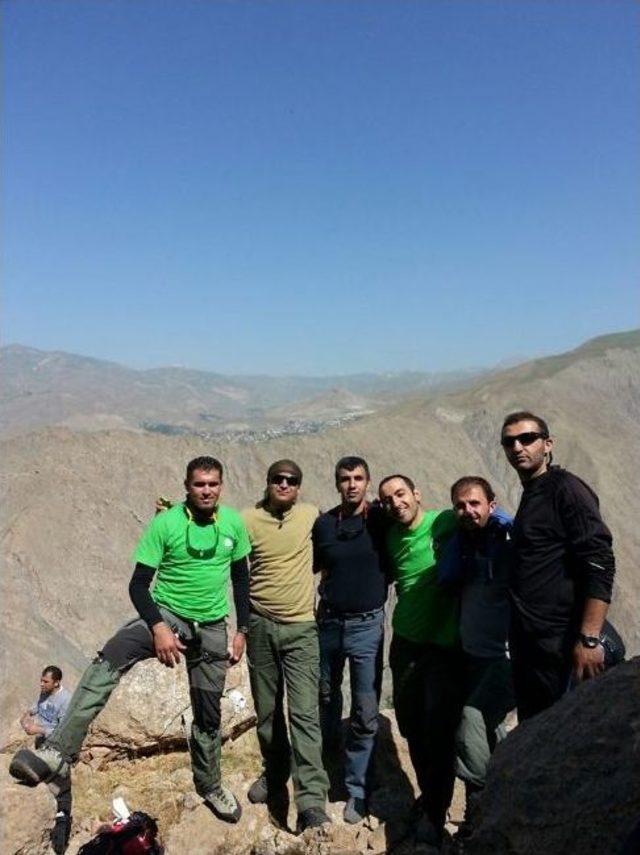 S&uuml;mb&uuml;l Dağı&rsquo;na Zirve Tırmanışı 1