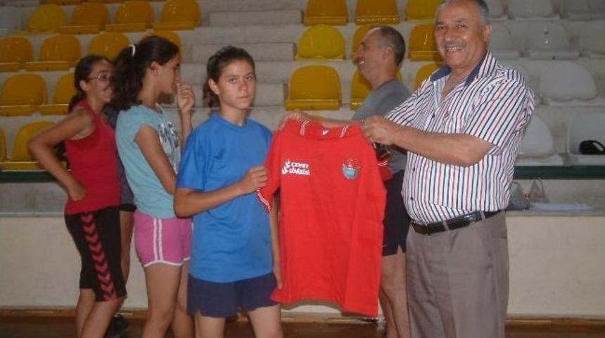 Burhaniye’de Hentbol Yaz Kursu Başladı