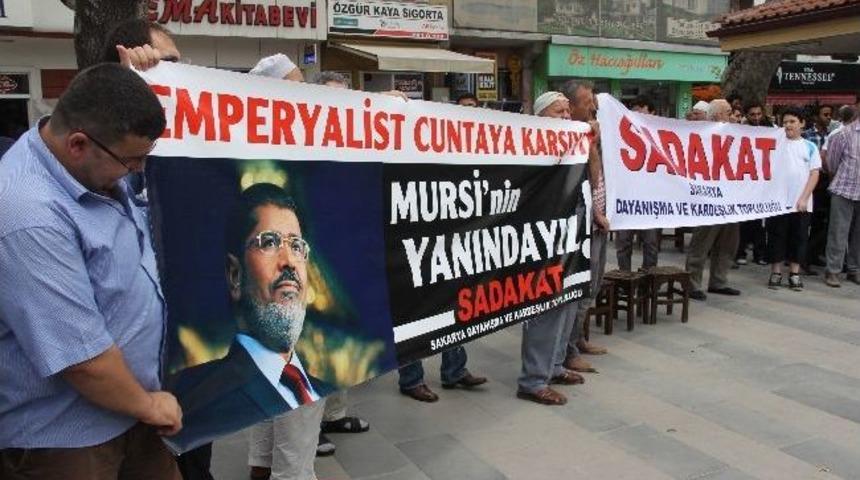 Mursi&rsquo;ye Sakarya&rsquo;dan Sadakat Desteği