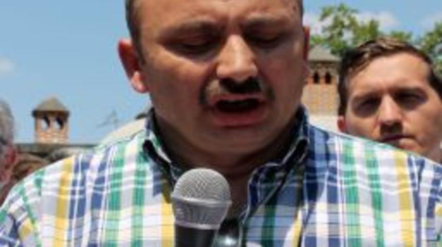 Cuma Namazı &Ccedil;ıkışı, Mursi&rsquo;ye Destek &Ccedil;ıkıp, Darbecilere Tepki G&ouml;sterdiler