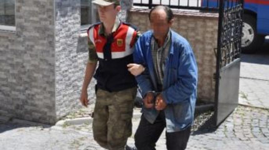 Eşini Hastanelik Etti