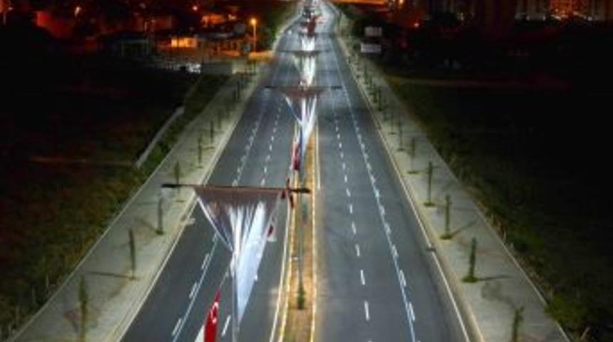 &Ouml;zcan: Yol &Ccedil;alışmalarını Mersin Halkı Memnuniyetle Karşıladı