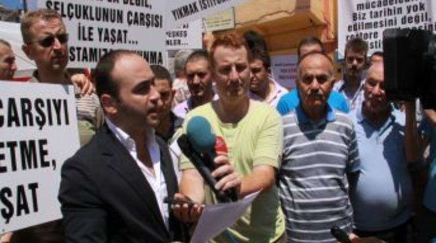 İmza Kampanyası Başlatan Saathane Esnafı Restorasyona Sıcak Bakıyor