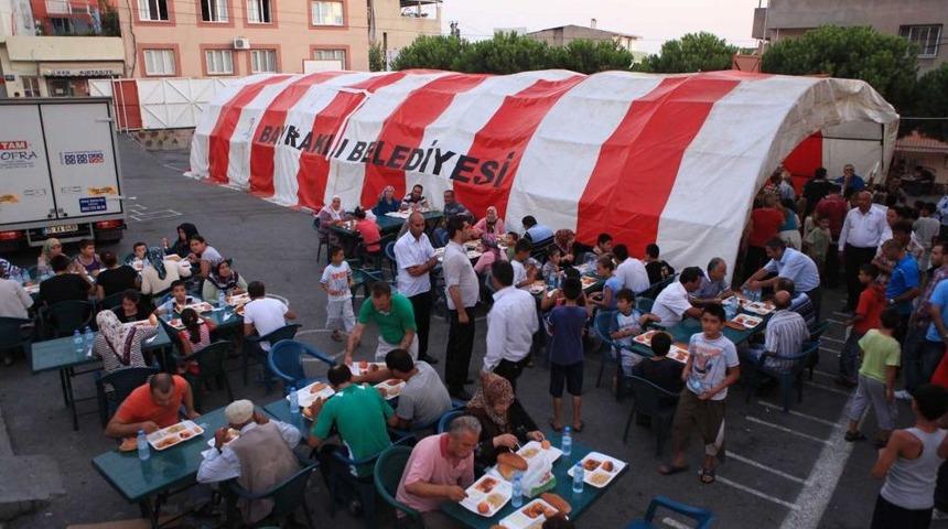Bayraklı'da 7 Iftar &Ccedil;adırı Kurulacak