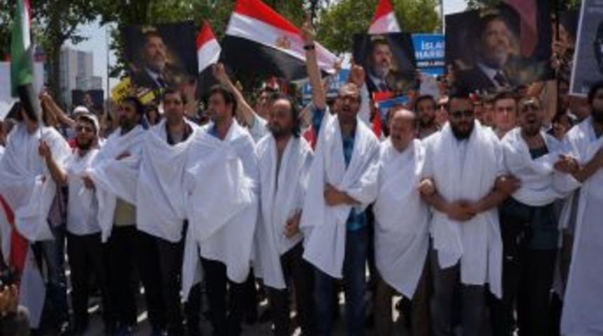 Cuma &Ccedil;ıkışı Mursi I&ccedil;in Y&uuml;r&uuml;d&uuml;ler