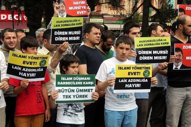 Trabzon’da Mısır Cumhurbaşkanı Muhammed Mursi’ye Destek