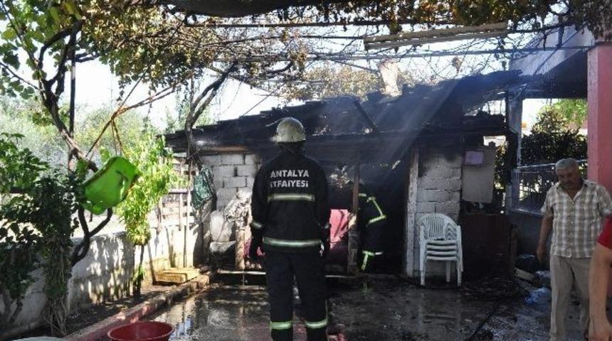 Kına Gecesine Hazırlık Yaparken Yangın &Ccedil;ıktı