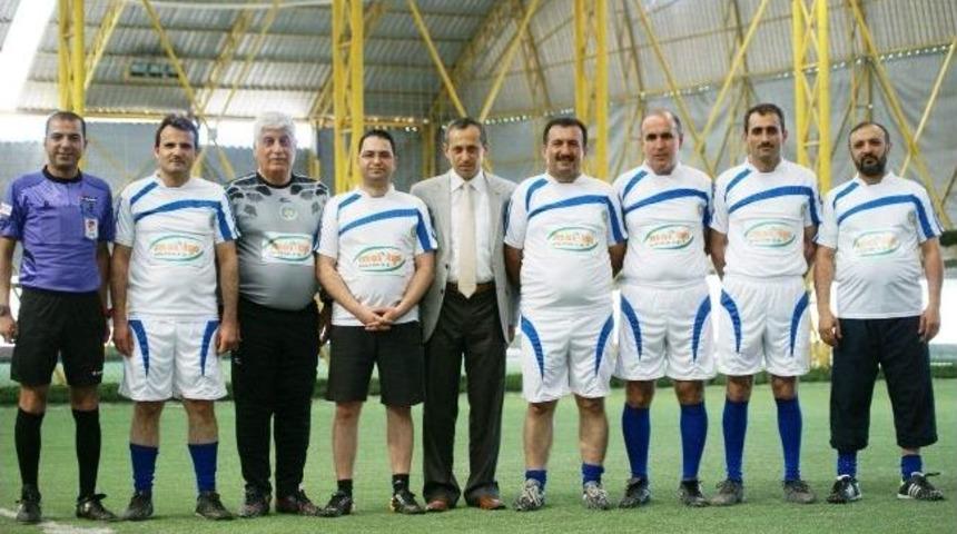 Dostluk Ma&ccedil;ı Oynandı