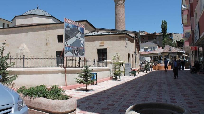 Tarihi Ulu Camii, Yenilenen &Ccedil;ehresi Ile Ramazan'a Hazır
