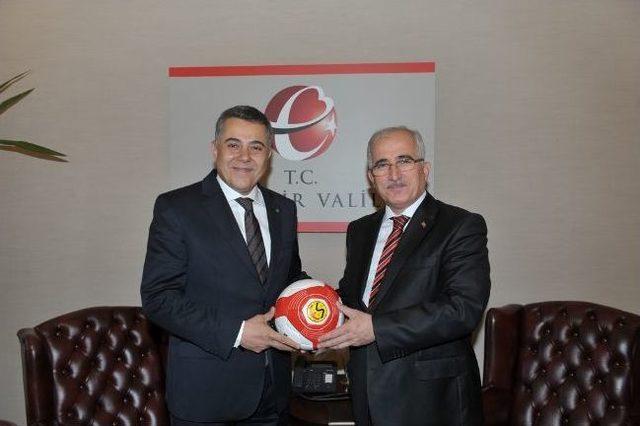 Eskişehirspor’dan Vali Tuna’ya Ziyaret: