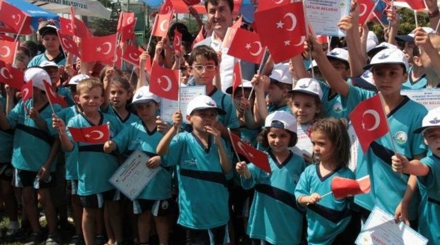 Minik Y&uuml;z&uuml;c&uuml;ler Sertifikalarını Aldı