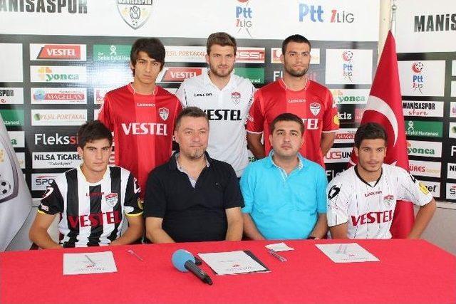 Manisaspor Altyapısından Beş Oyuncuyu Profesyonel Kadrosuna Kattı 2