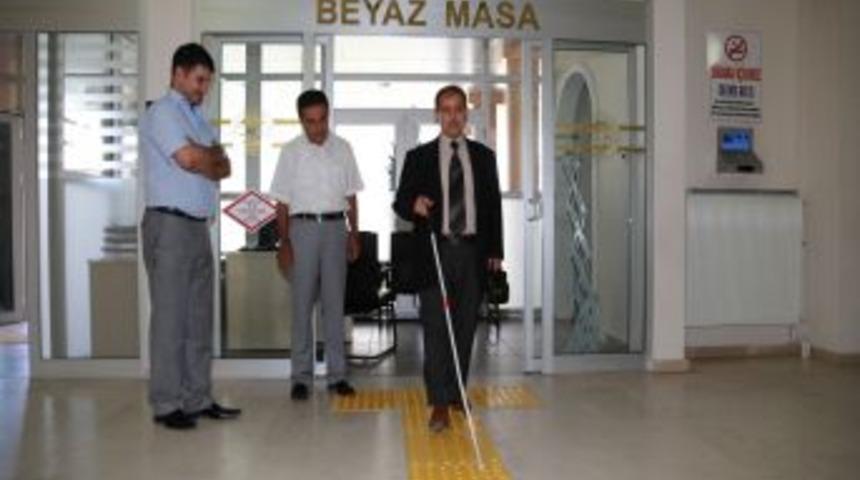 Talas Belediyesi'nden G&ouml;rme Engelliler I&ccedil;in &Ouml;zel Yol