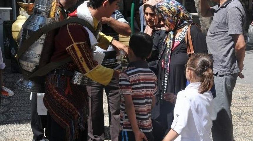 Gaziantep&rsquo;te Meyan Şerbeti Satışları Arttı