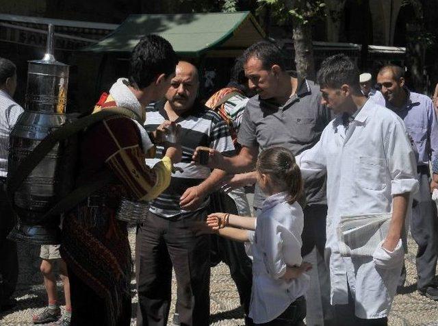 Gaziantep’te Meyan Şerbeti Satışları Arttı