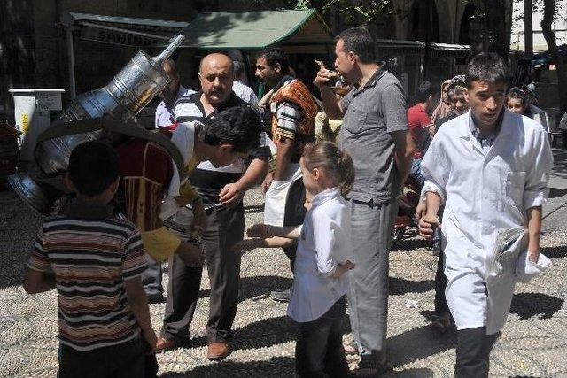 Gaziantep’te Meyan Şerbeti Satışları Arttı