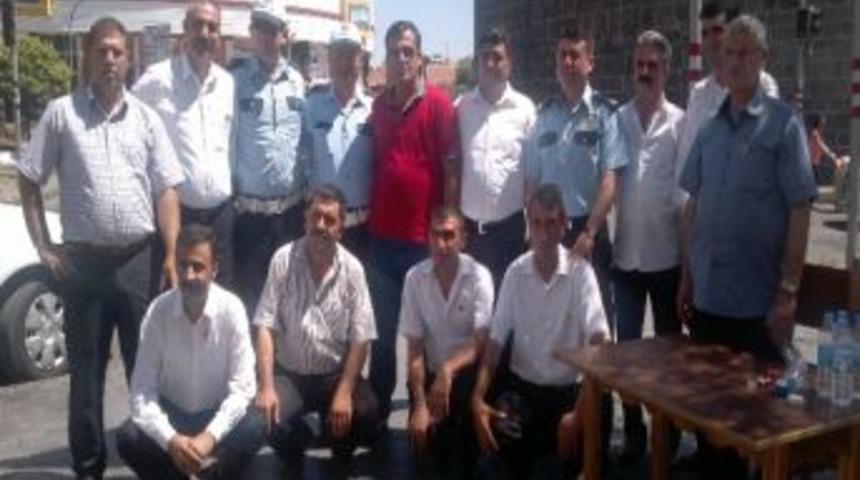 Diyarbakır&rsquo;da Otob&uuml;s S&uuml;r&uuml;c&uuml;lerine Altın