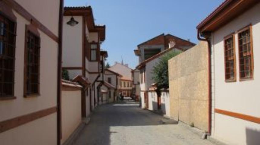 Vezirk&ouml;pr&uuml;&rsquo;n&uuml;n Tarihi Evleri Restore Ediliyor