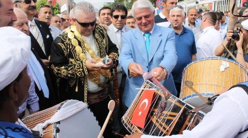 Ağa, Davul-zurna Ekibini Boş Ge&ccedil;medi