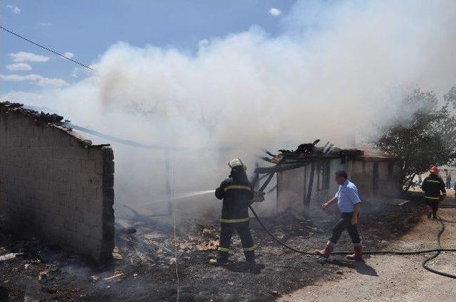 Afyonkarahisar&rsquo;da Yangın 1