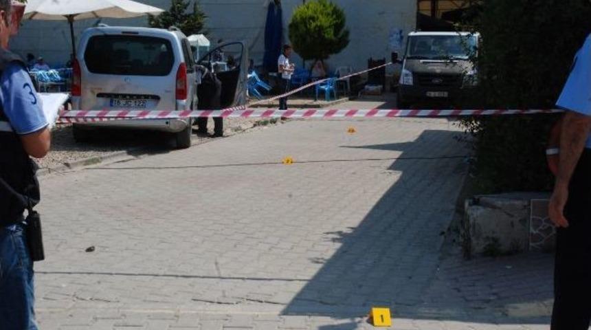 Pazar Yerinde Eski Ortağına Kurşun Yağdırdı