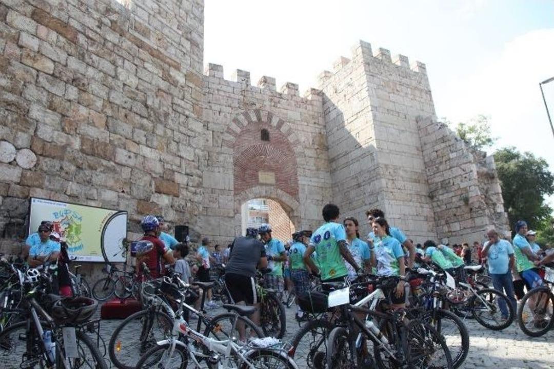 Bisikletle Tarihe Yolculuk