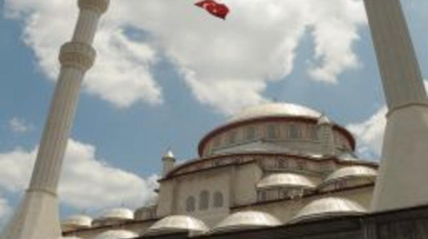 Orhangazi'nin En B&uuml;y&uuml;k &Uuml;&ccedil;&uuml;nc&uuml; Camisi A&ccedil;ıldı