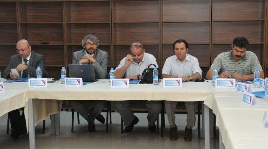 Afyonkarahisar&rsquo;da Hukuk Fak&uuml;ltesi Lisans&uuml;st&uuml; &Ccedil;alıştayı