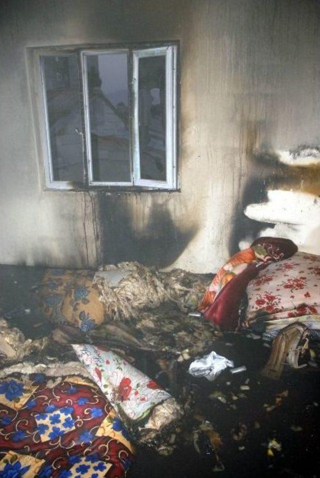 Yüksekova’daki Olaylarda Bir Evde Yangın Çıktı 1