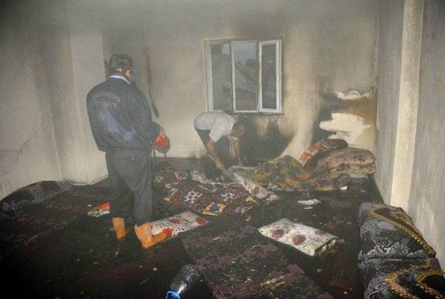 Yüksekova’daki Olaylarda Bir Evde Yangın Çıktı 2