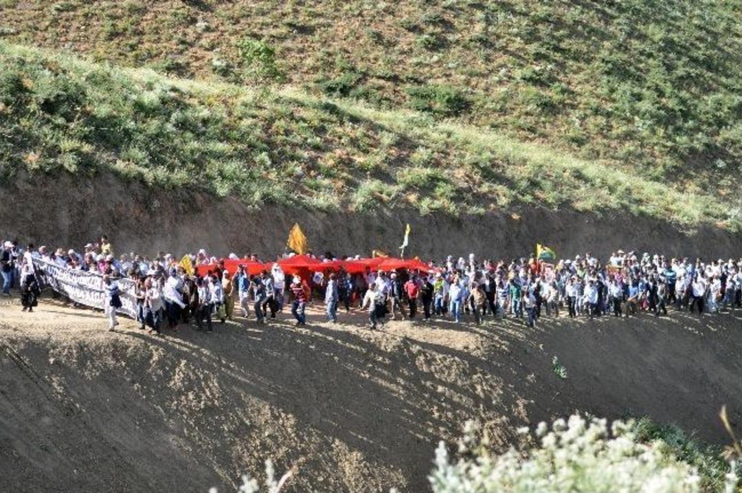 Y&uuml;ksekova&rsquo;da Bdp&rsquo;den Y&uuml;r&uuml;y&uuml;ş