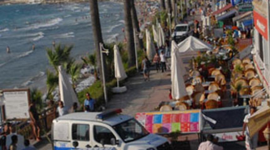 M&uuml;şteri kapma kavgası: 1 &ouml;l&uuml;, 3 yaralı