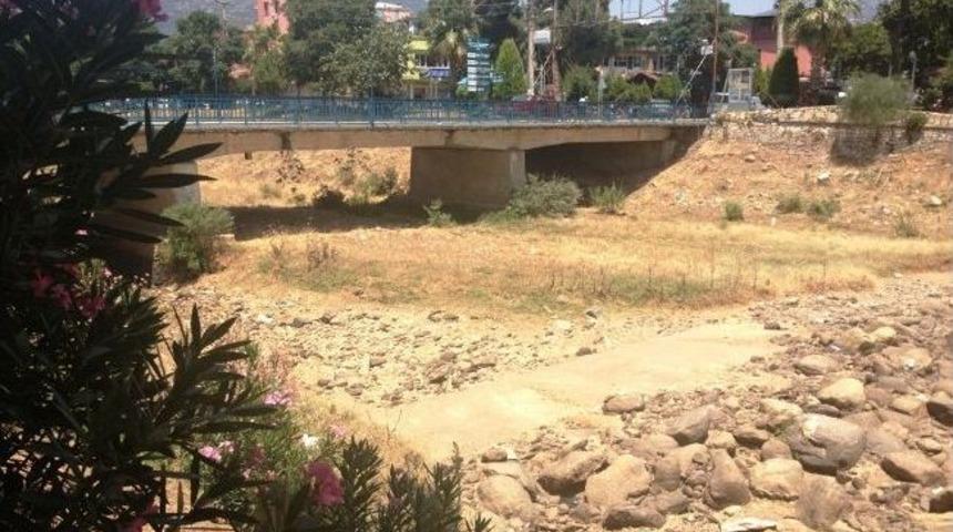 K&uuml;&ccedil;&uuml;k Menderes Kurudu