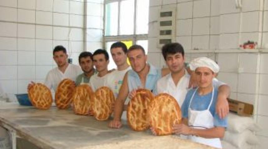 En Ucuz Ramazan Pidesi Kula&rsquo;da