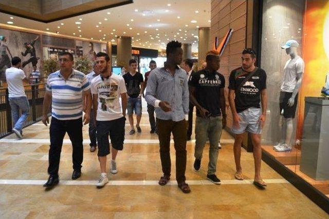 Kahramanmaraşspor'un Nijeryalı Transferleri Piazza'da