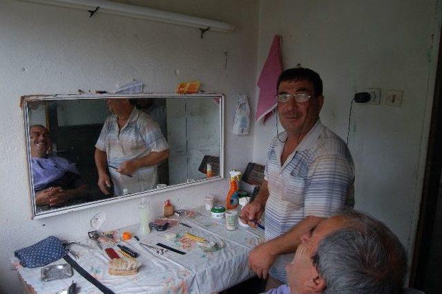 Bu K&ouml;yde Berberlik Mesleği Tarih Oluyor 1