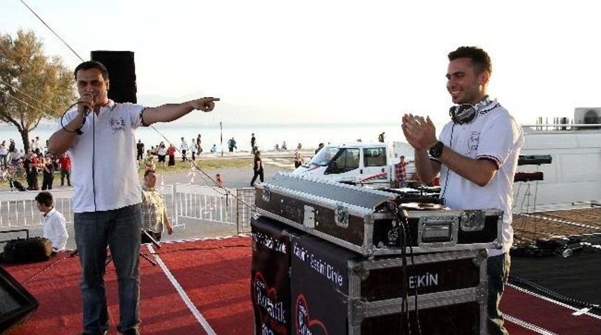 Karşıyaka Ramazanı Davul Şovla Karşılıyor