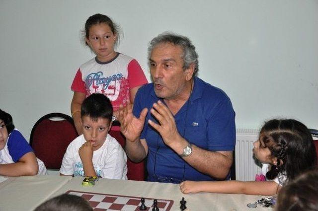 D&uuml;zce&rsquo;de Satran&ccedil; Duayeninden Eğitim 1