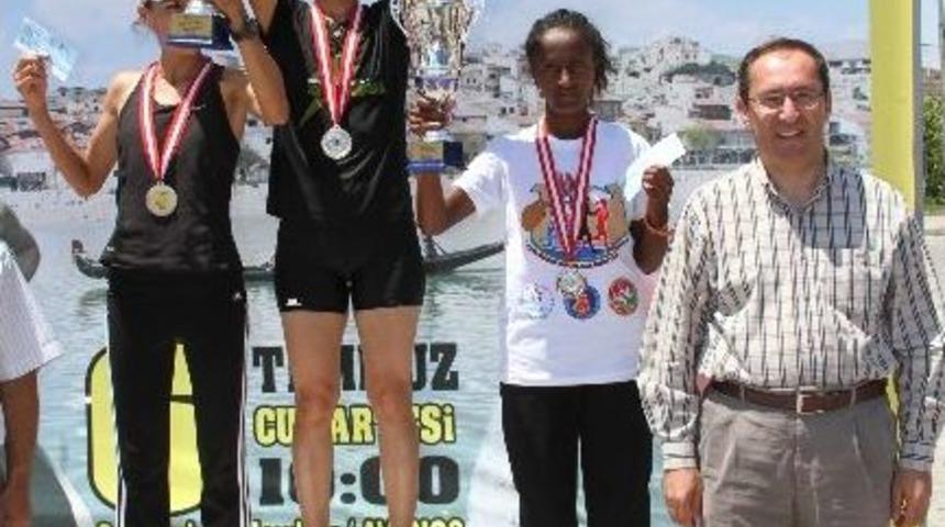 1. Uluslararası Avans-kızılırmak Yarı Maratonu Sona Erdi