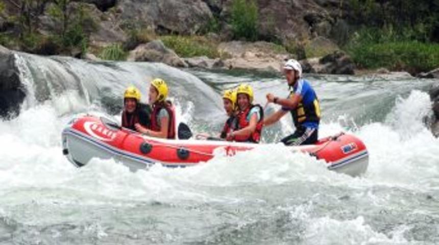 Uluslararası Rafting Şenliği Başladı