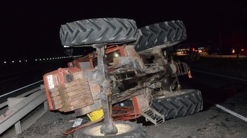 &Ccedil;orlu'da Trafik Kazası: 3 Yaralı