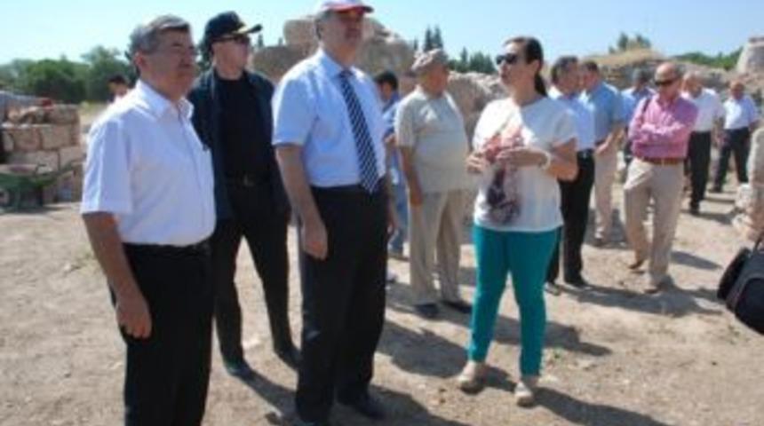 Vali Al: Paranız varmış gibi &ccedil;alışın