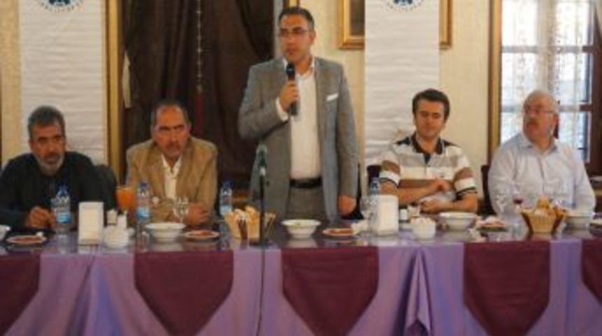 Aziziye Belediyesi, Inşaat Firmalarına Yemek Verdi